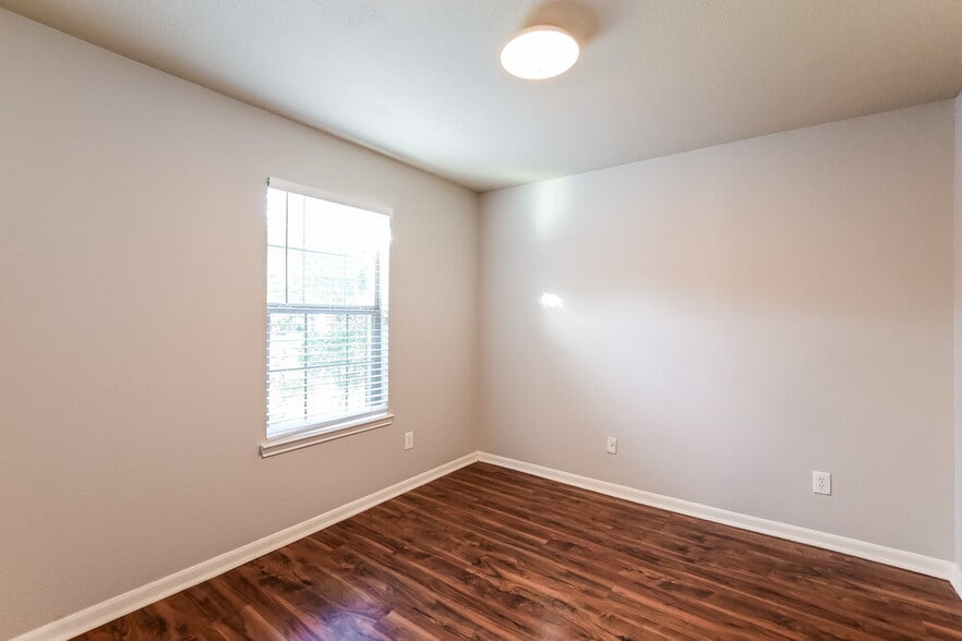 Building Photo - 20639 Tealbrook Dr