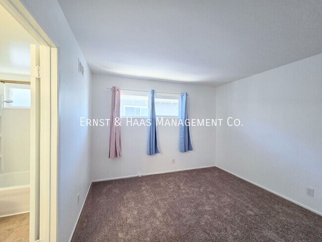 Building Photo - 873 E Turmont St