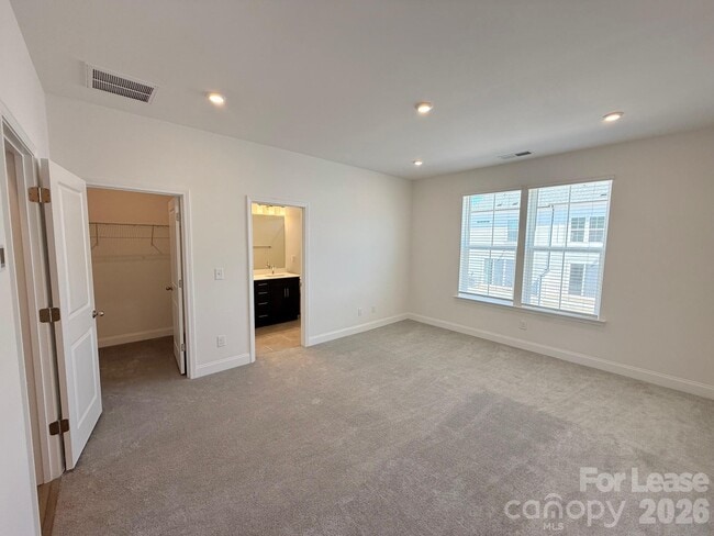 Building Photo - 3212 Drift St