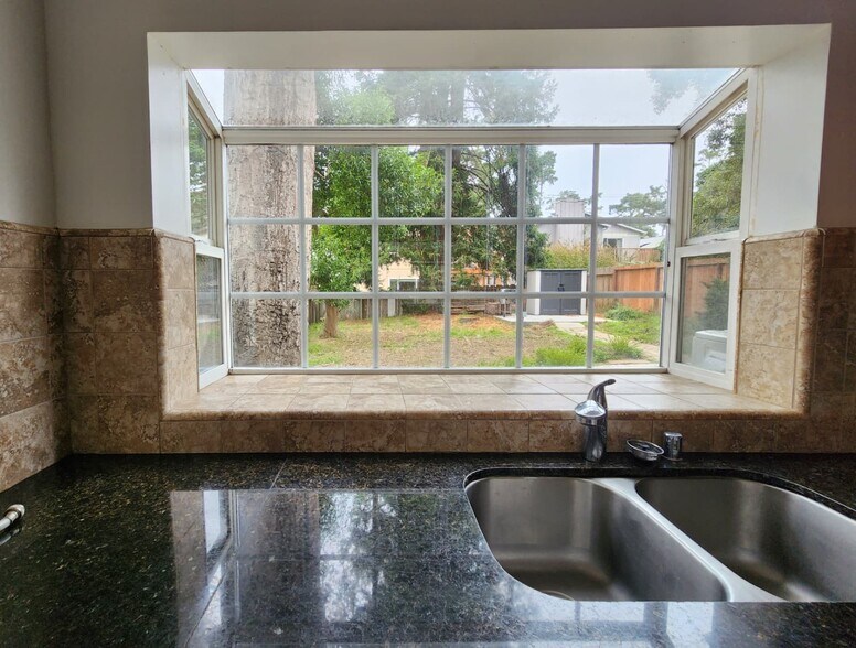 Backyard view from the kitchen - 1208 Lincoln Avenue