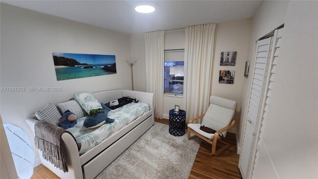 Building Photo - 831 Plover Ave