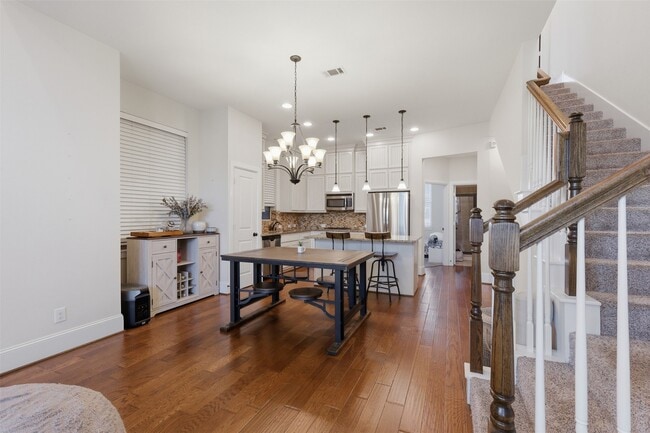 Building Photo - 1816 Dennis St