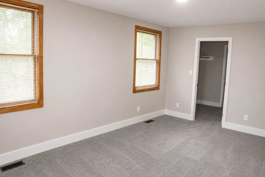 Building Photo - 3805 Sewell Rd