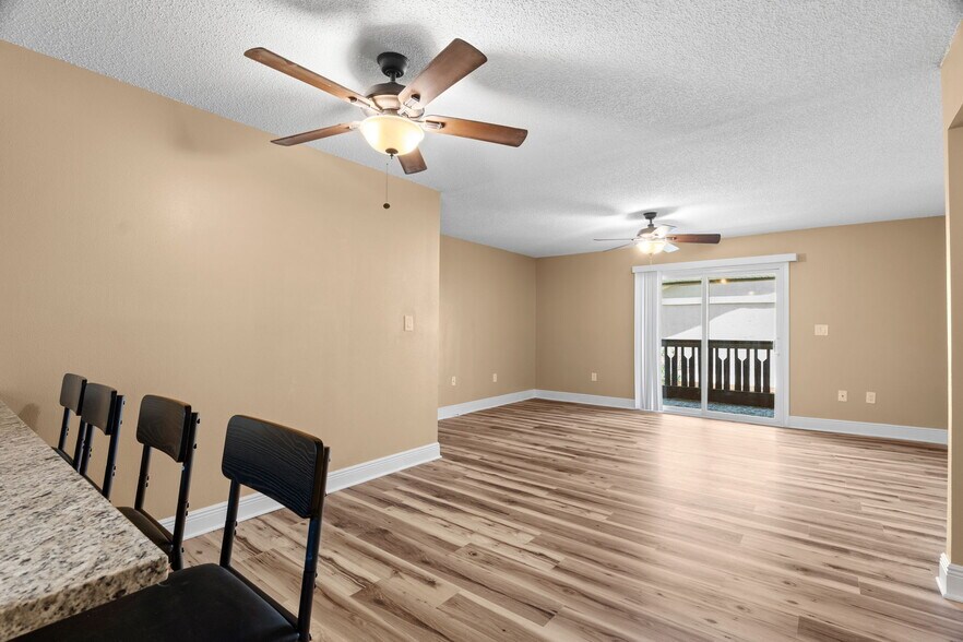 Building Photo - 252 Ulster Ln