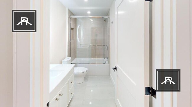 Building Photo - 3 bedroom in Boston MA 02116