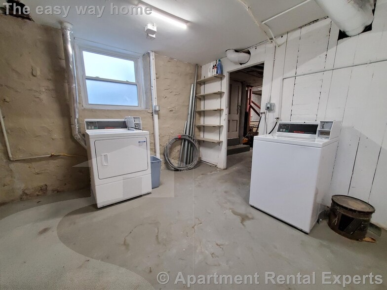 Building Photo - 146 Highland Ave