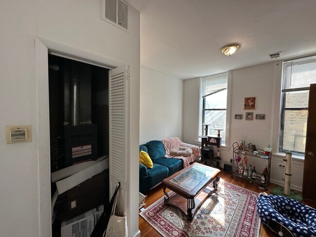 Building Photo - 1302 N Cleaver St