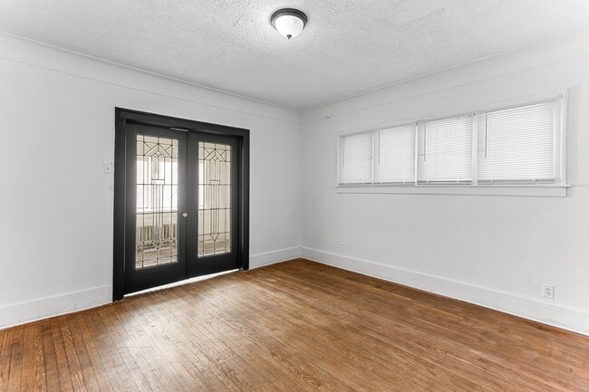 Building Photo - 4357 Fullerton Ave