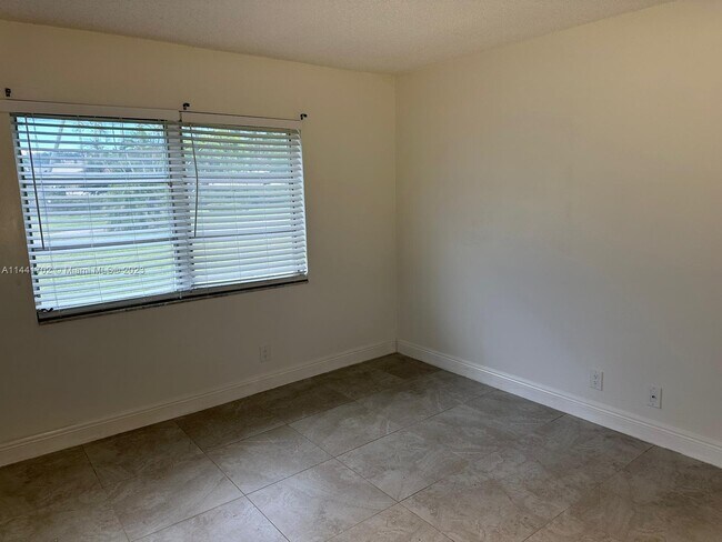 Building Photo - 1630 Embassy Dr