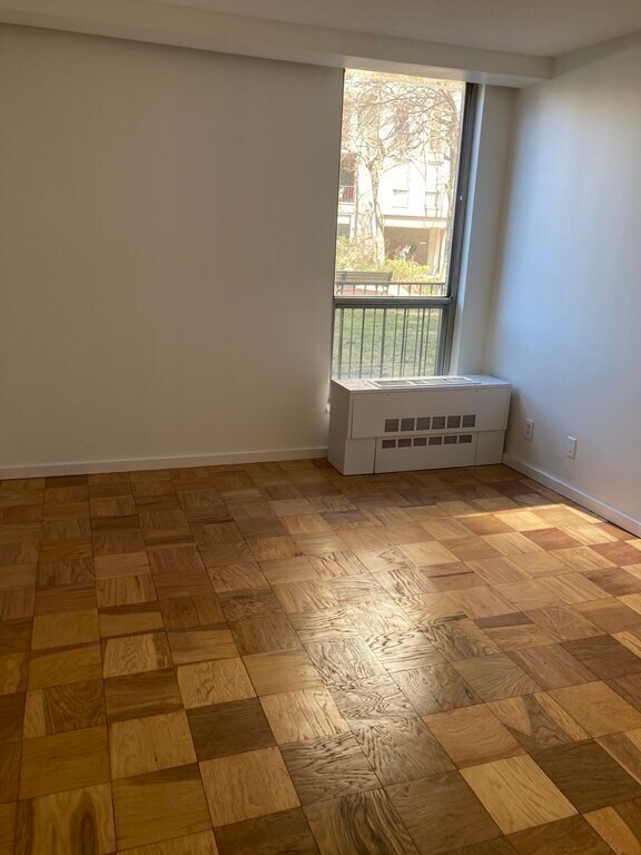 Building Photo - 99 Pond Ave