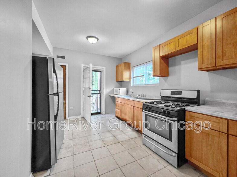 Building Photo - 8159 S Justine St