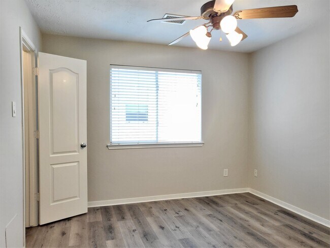 Building Photo - 7415 Hollister Ridge