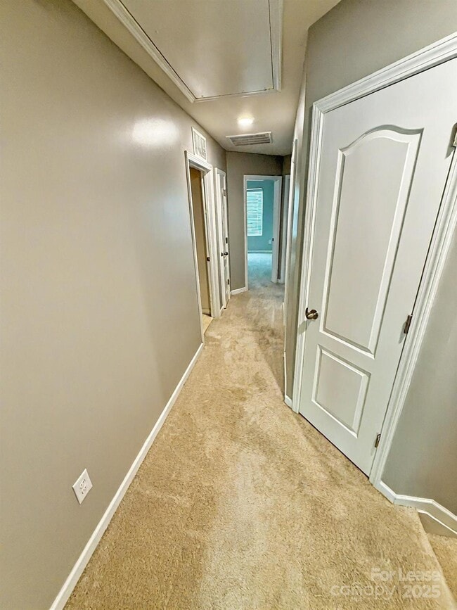 Building Photo - 2752 Sawbridge Ln