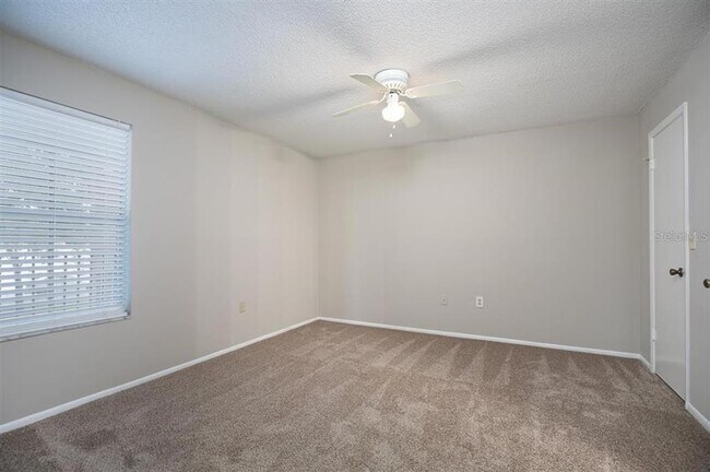 Building Photo - 637 Buoy Ln