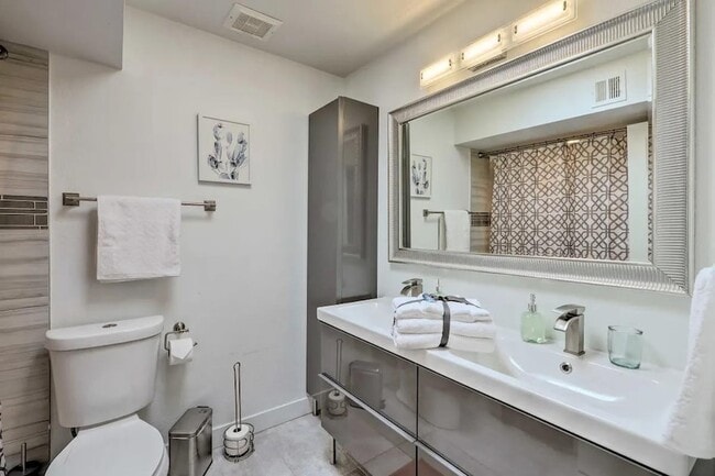 Building Photo - 7720 E Heatherbrae Ave