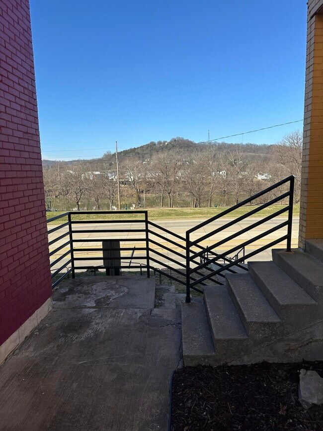 Building Photo - 703 Wilkinson Blvd