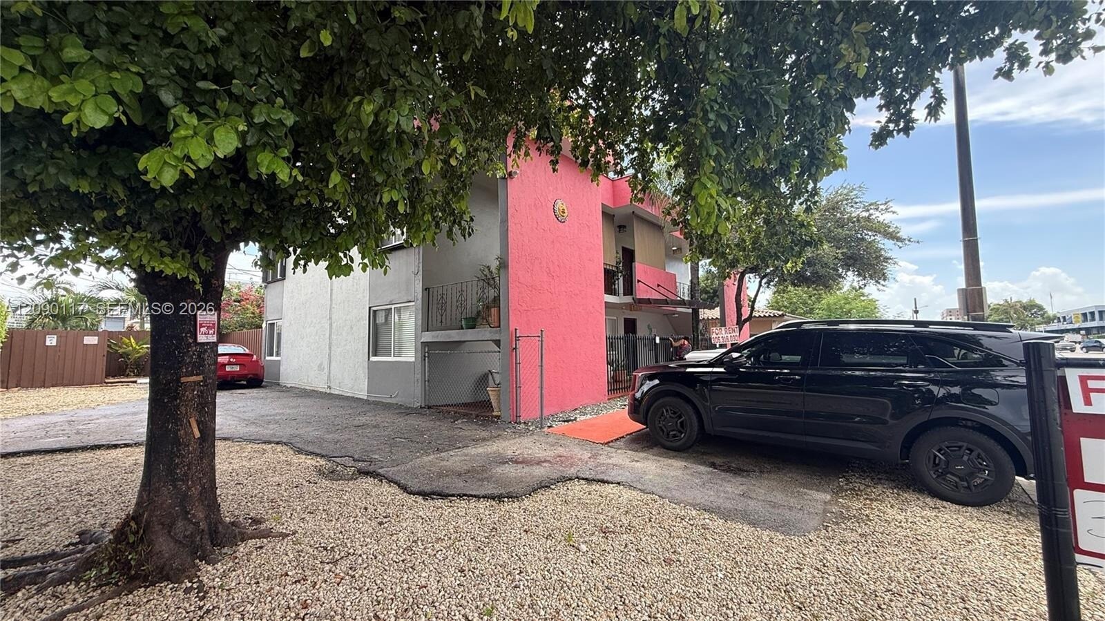 Building Photo - 191 NW 17th Ave