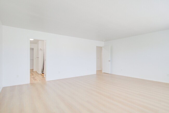 Building Photo - 1153 W 400 S