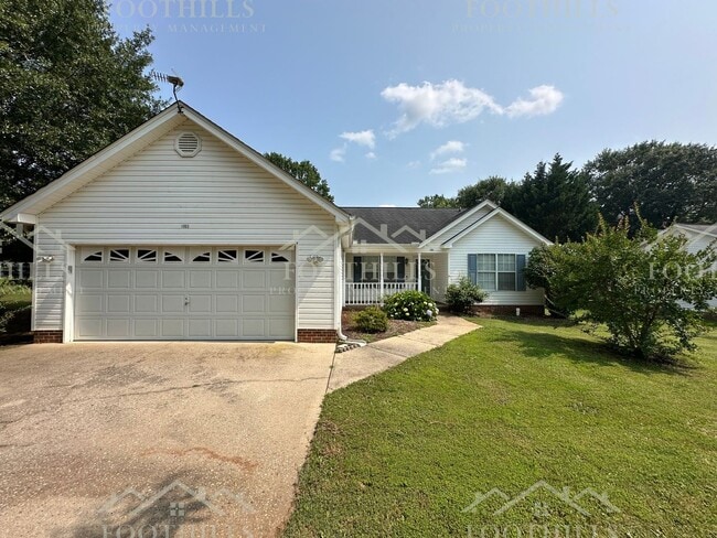 Primary Photo - 3 Bedroom, 2 Bath Home near to Hwy 187 South