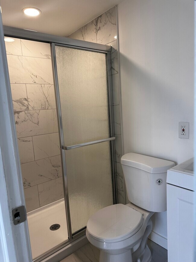 Building Photo - 466 S Livingston Ave