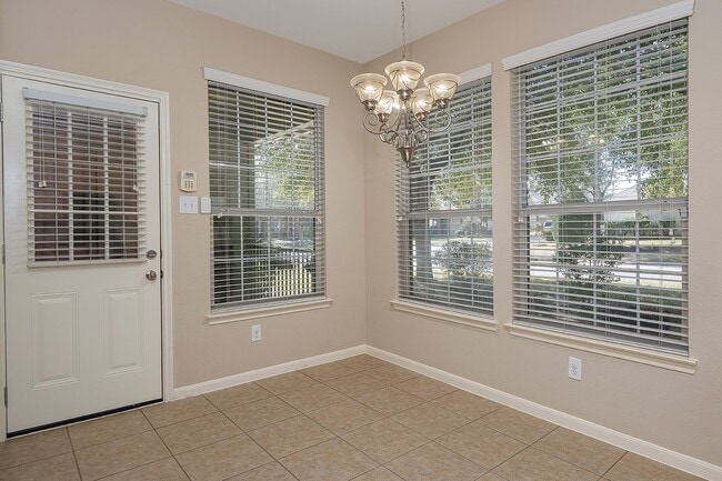 Building Photo - 50 E Pipers Green St