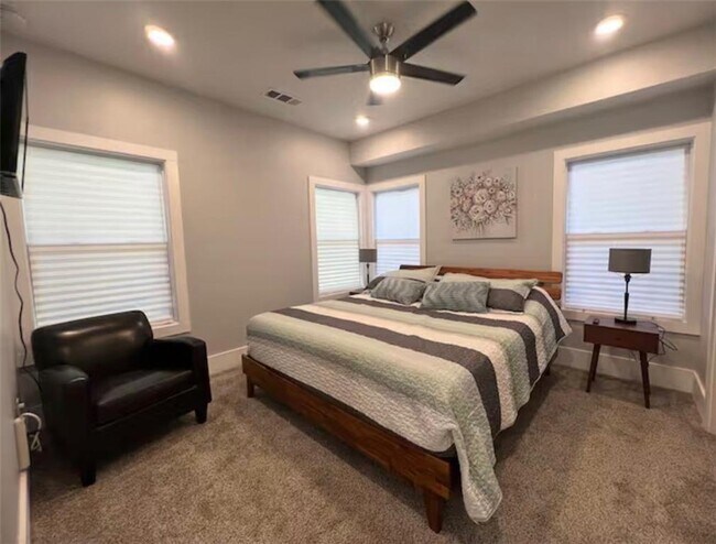 Building Photo - 2018 Detroit Ave NW