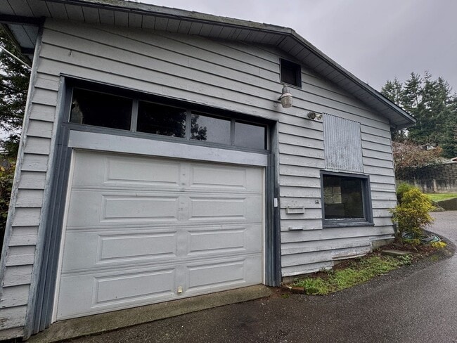 Building Photo - So close to the water you can hear the ferry announcements....oh and the sunrise is spectacular