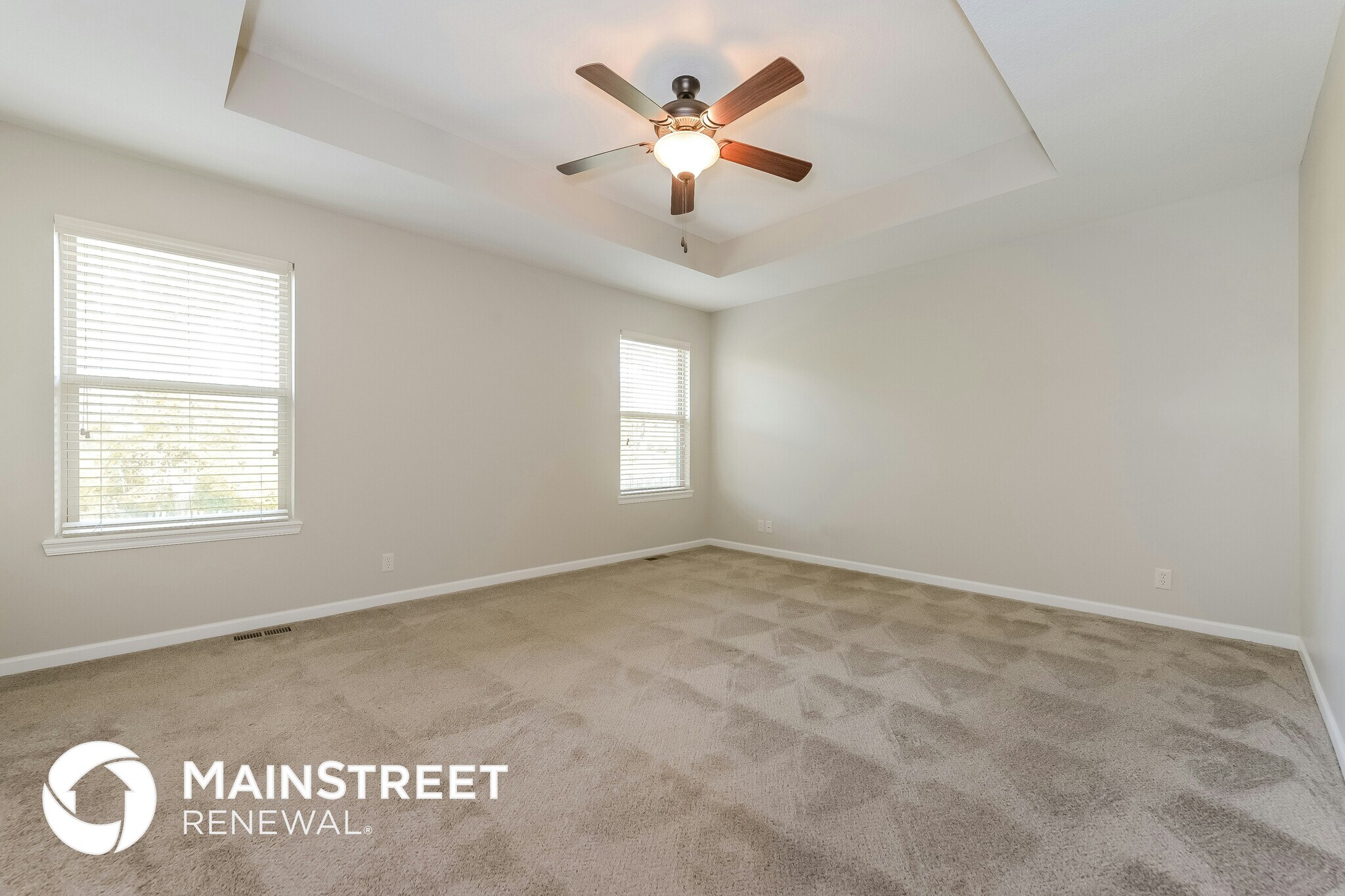 Building Photo - 407 Golfview Dr