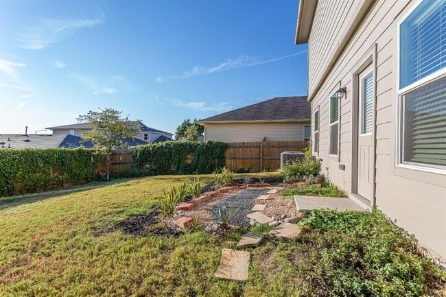 Building Photo - 10407 Hatton Ln