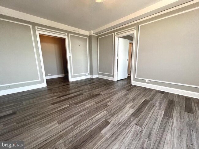 Building Photo - 2031 Locust St