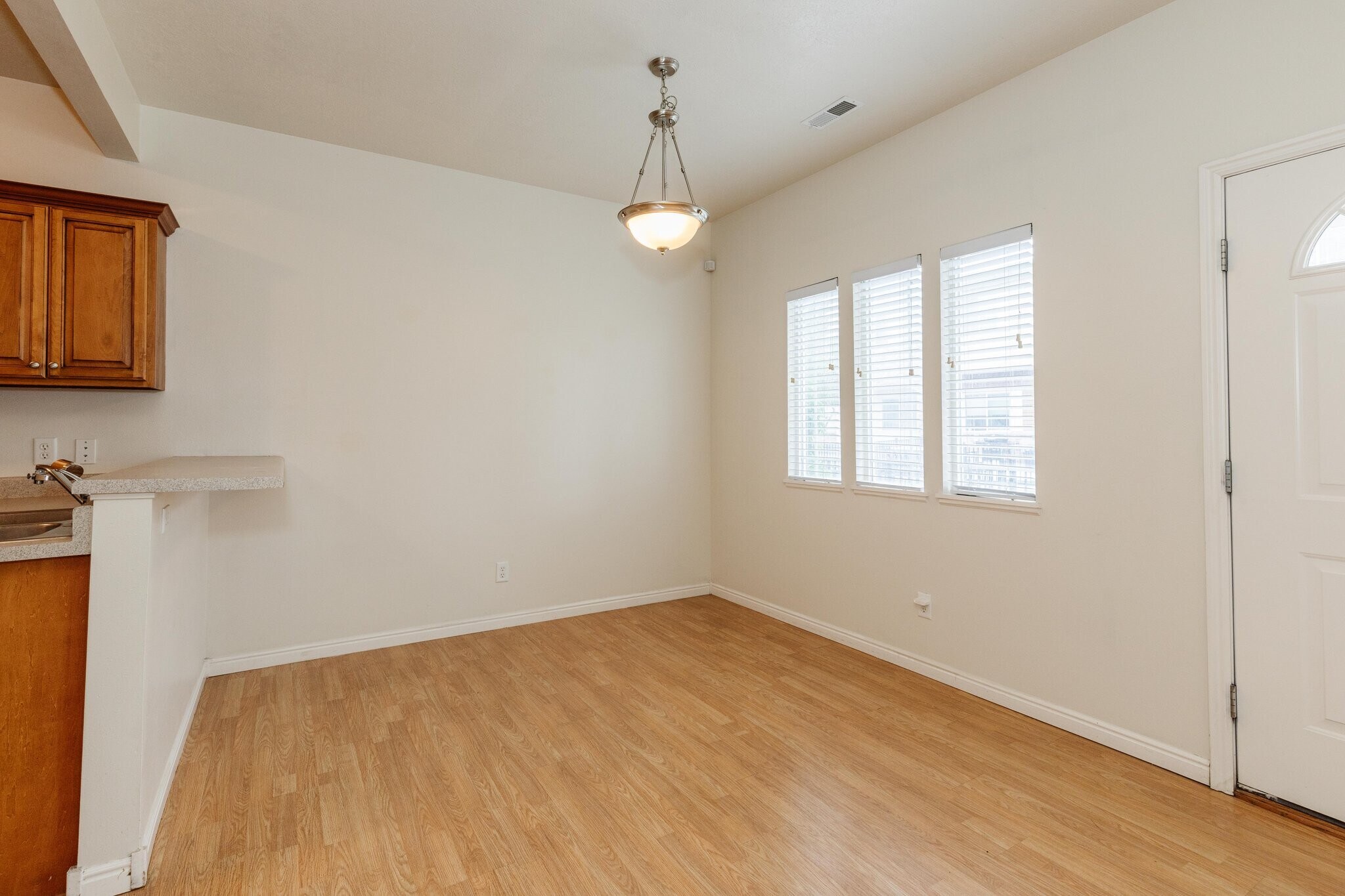 Building Photo - 484 W 1490 N