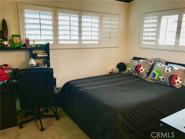 Building Photo - 334 11th St