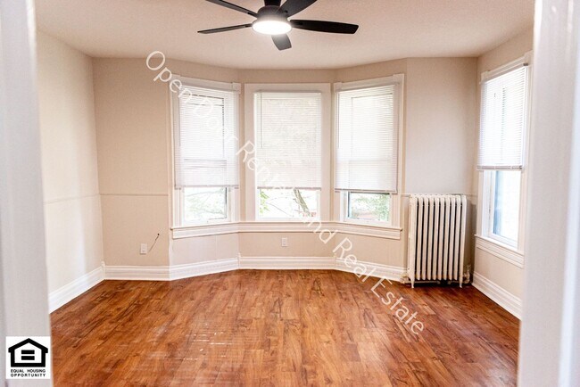 Building Photo - 846 Columbia Ave