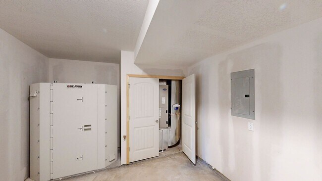 Building Photo - Beautiful Townhome in Pleasant Hill! Coming April!!