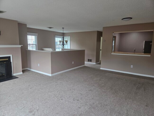 Building Photo - 55 Mill Plain Rd