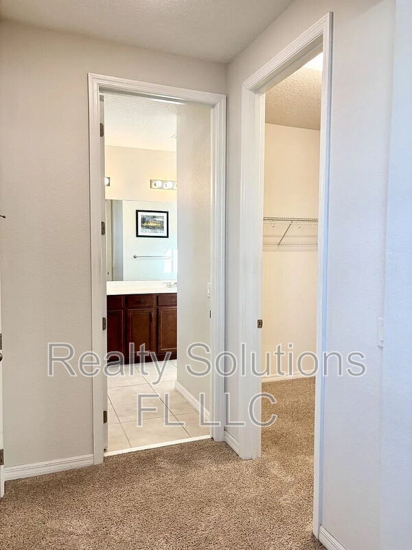 Building Photo - 9017 Flamingo Ky Way
