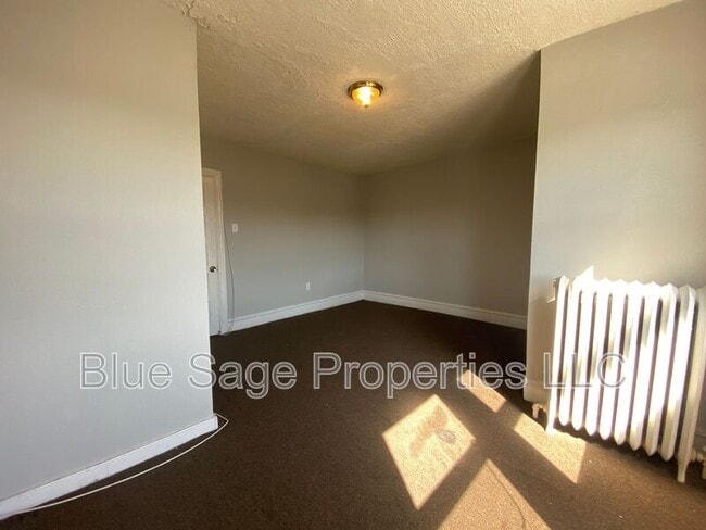 Building Photo - 7139 Greenwood Ave