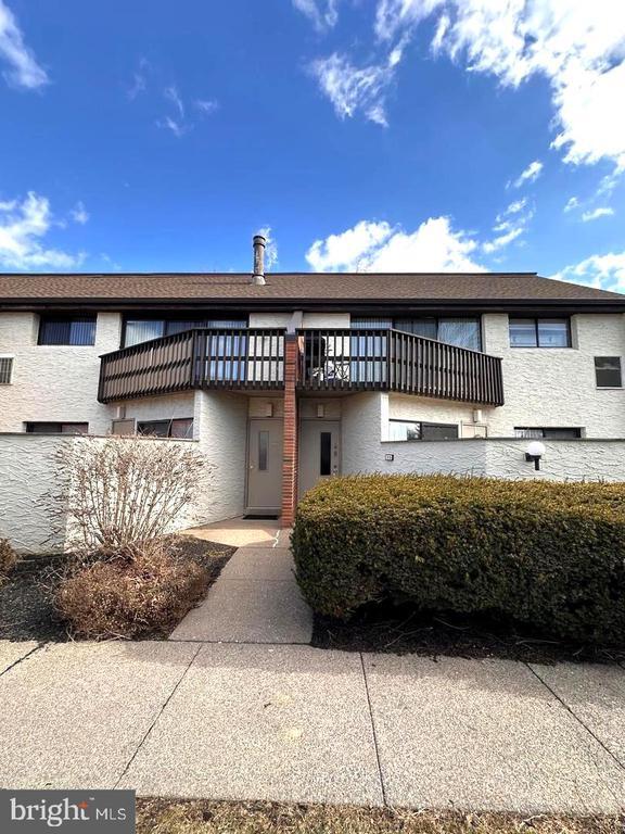 Building Photo - 1071 Lancaster Blvd