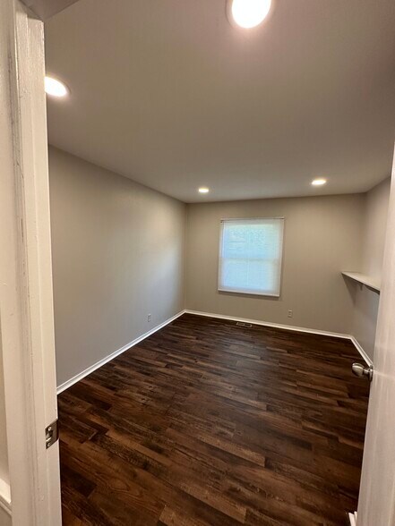 Building Photo - 8101 Shibler Dr