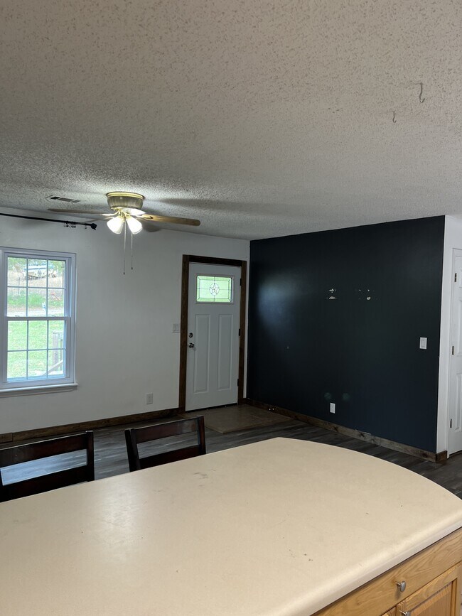 Building Photo - 539 Elm Ct
