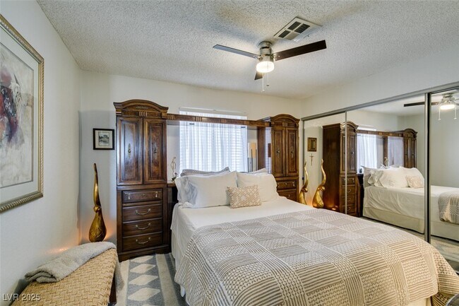 Building Photo - 1005 Sulphur Springs Ln