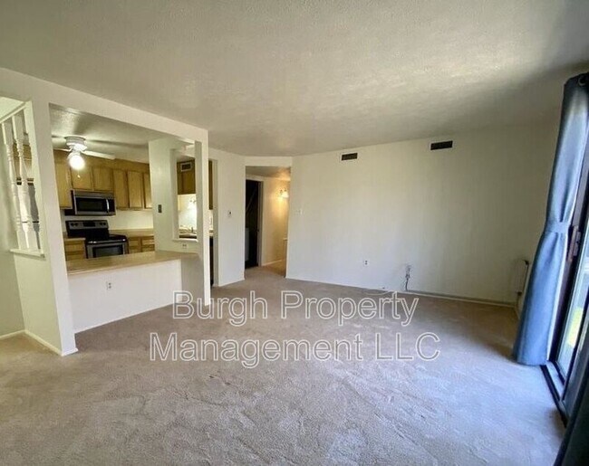 Building Photo - 27708 Evergreen Run