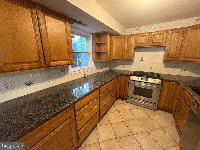 Building Photo - 4513 Squiredale Square