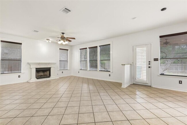Building Photo - 2604 Stenson Dr