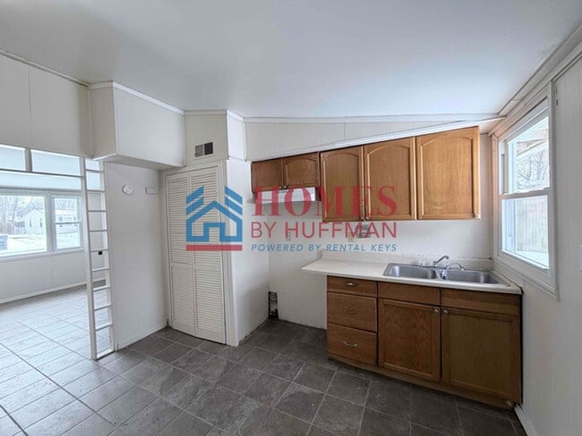 Building Photo - Two Bedroom House | Deposit Special!!!