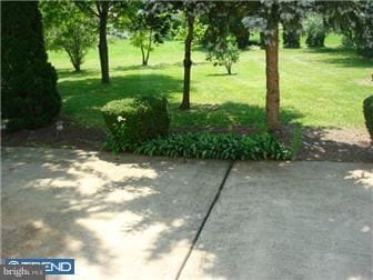 Building Photo - 8 Poplar Ct