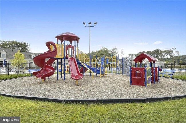 Building Photo - 7568 Stonehouse Dr
