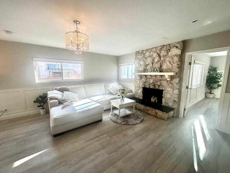 Building Photo - 719 N Cabrillo Ave