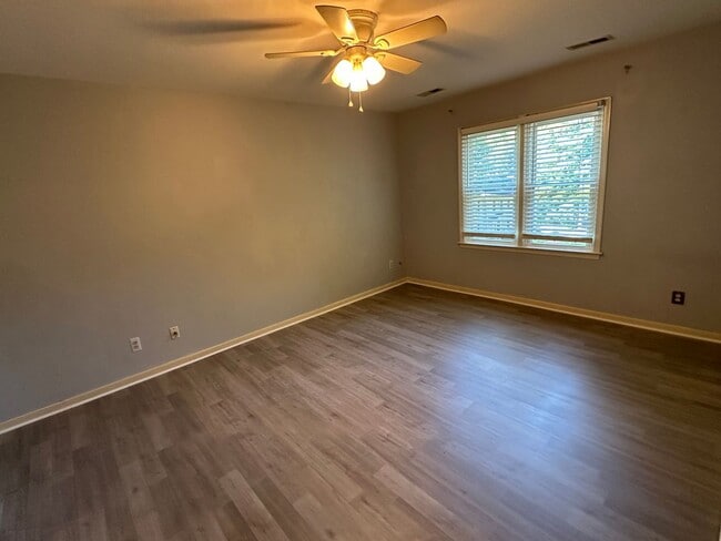 Building Photo - For Rent: Charming 4-Bedroom Colonial in C...