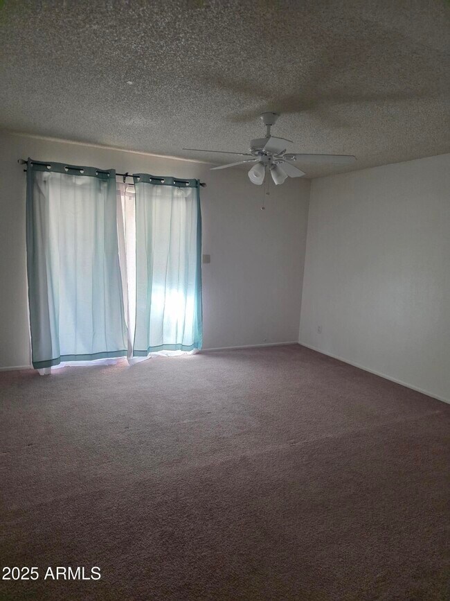 Building Photo - 570 N Villa Nueva Dr